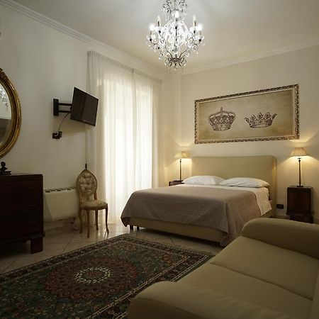 La Piccola Reggia Bed & Breakfast Caserta Bagian luar foto