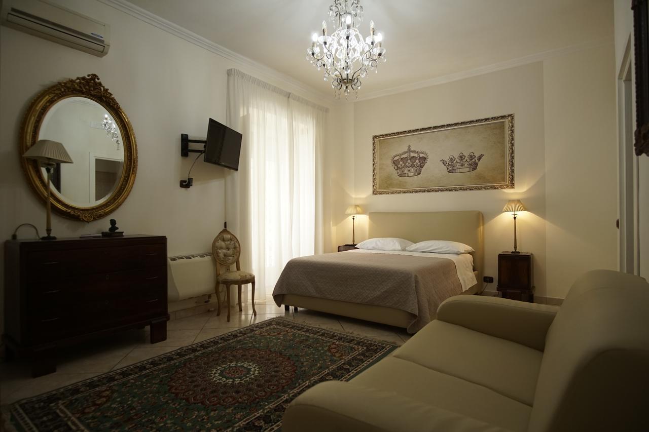 La Piccola Reggia Bed & Breakfast Caserta Bagian luar foto