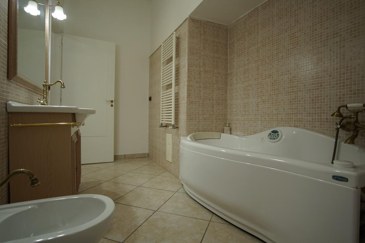 La Piccola Reggia Bed & Breakfast Caserta Bagian luar foto