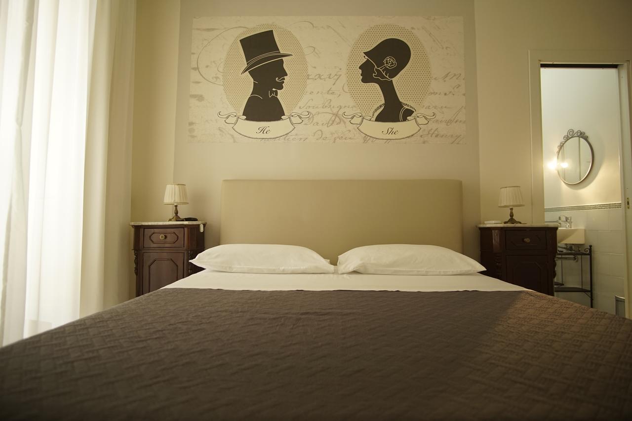 La Piccola Reggia Bed & Breakfast Caserta Bagian luar foto