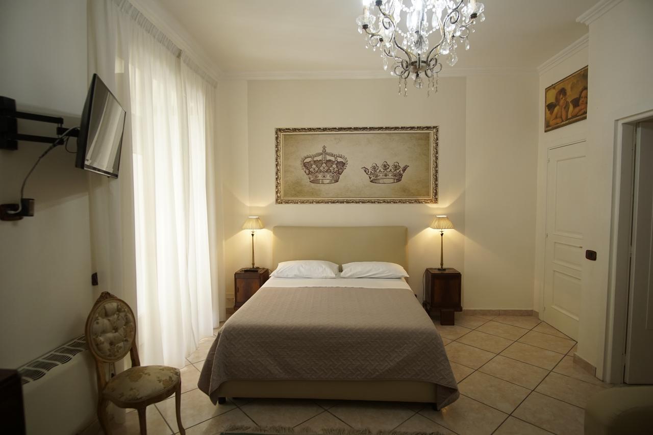 La Piccola Reggia Bed & Breakfast Caserta Bagian luar foto